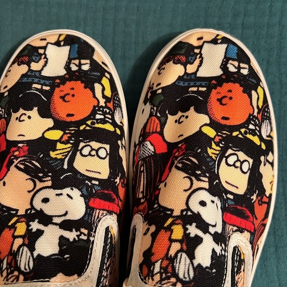 NWOB Snoopy Sneakers - Picture 4 of 6